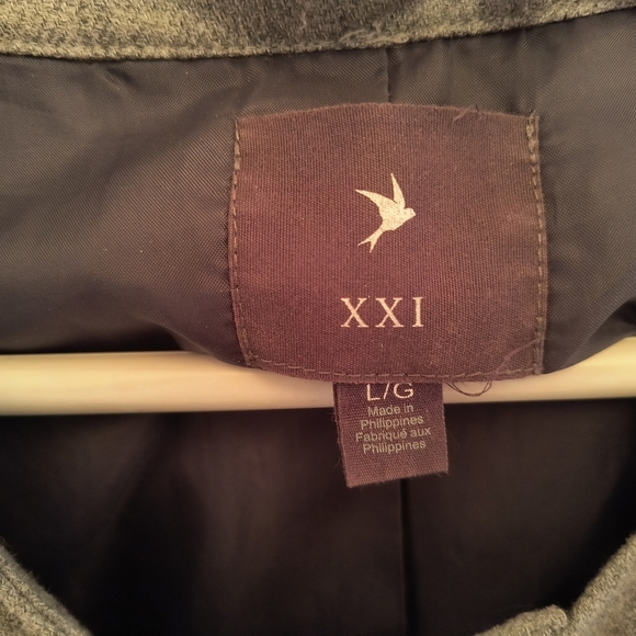 Forever 21. 2 jackets and a top Sizes Large.  For only 20$. - Picture 7 of 9